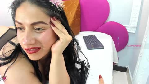 Snapshot of ambbermoon chatting on February 21, 6:29 am online show from February 21, 6:29 am