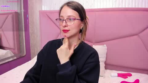 Snapshot of ambeerrwood_ chatting on February 26, 6:04 pm . Amber Wood . online show from February 26, 6:04 pm