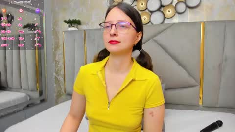 Snapshot of ambeerrwood_ chatting on September 19, 1:26 pm . Amber Wood . online show from September 19, 1:26 pm