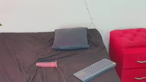 Snapshot of ambel_rose chatting on February 27, 11:17 am ambel_rose online show from February 27, 11:17 am