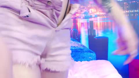 Snapshot of ambel_rose chatting on March 9, 3:43 am ambel_rose online show from March 9, 3:43 am