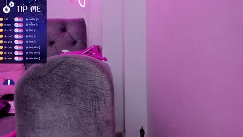 Snapshot of amber_martinezz chatting on February 17, 6:39 pm ammber online show from February 17, 6:39 pm