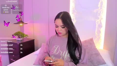 amber_white25 online show from September 23, 4:17 am