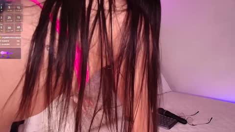 Snapshot of ambermoss_ chatting on February 1, 9:54 am Amber online show from February 1, 9:54 am