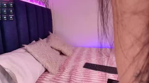 Snapshot of ambermoss_ chatting on February 11, 3:50 am Amber online show from February 11, 3:50 am