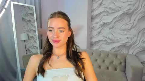 Snapshot of ameli_povilainn chatting on September 11, 10:49 am Ameli online show from September 11, 10:49 am