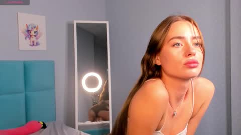 Snapshot of ameli_povilainn chatting on September 10, 10:38 am Ameli online show from September 10, 10:38 am