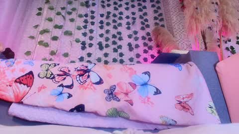 Snapshot of amelia_lov chatting on March 6, 6:08 am Amelia online show from March 6, 6:08 am