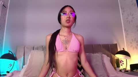 lia online show from September 15, 11:44 am