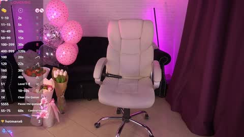 Snapshot of amellywhite chatting on January 18, 11:00 pm Alina online show from January 18, 11:00 pm
