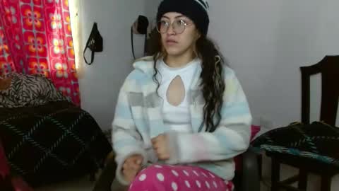 amitlu_ online show from December 3, 2:00 pm