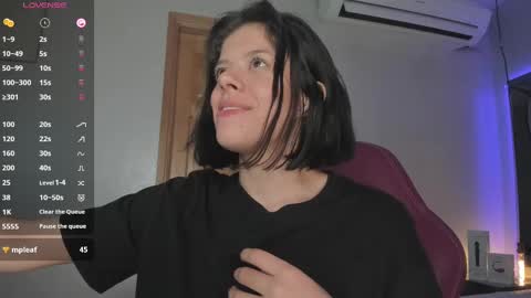 Snapshot of amy_bubble chatting on March 11, 9:48 pm Bel online show from March 11, 9:48 pm