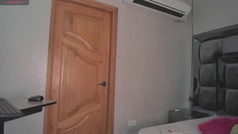 Snapshot of amy_bubble chatting on February 24, 5:42 pm Bel online show from February 24, 5:42 pm