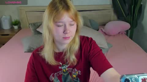 Snapshot of amy_kimberlly chatting on September 14, 12:02 am Amy online show from September 14, 12:02 am