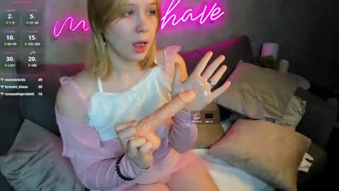 Snapshot of amy_kimberlly chatting on February 11, 8:48 am Amy online show from February 11, 8:48 am