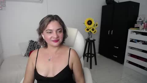 Snapshot of ana_hotmilf chatting on March 6, 11:20 pm Ana online show from March 6, 11:20 pm