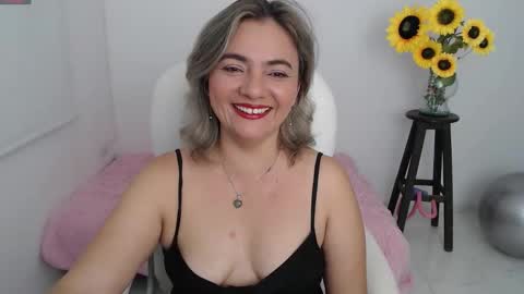 Snapshot of ana_hotmilf chatting on September 20, 12:57 am Ana online show from September 20, 12:57 am