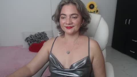 Snapshot of ana_hotmilf chatting on January 1, 12:11 am Ana online show from January 1, 12:11 am