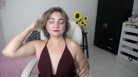Snapshot of ana_hotmilf chatting on February 19, 11:25 pm Ana online show from February 19, 11:25 pm