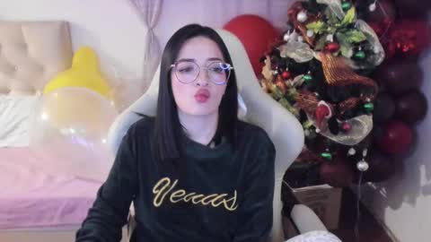 Im anna but you can call me as you want online show from December 21, 7:27 pm