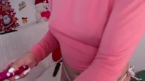 Snapshot of anabellered chatting on December 24, 10:01 am Ana online show from December 24, 10:01 am