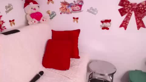 Snapshot of anabellered chatting on December 9, 11:04 am Ana online show from December 9, 11:04 am
