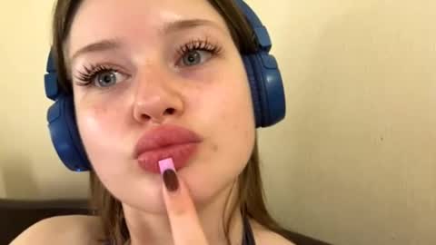 Lucy online show from September 19, 5:49 pm