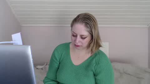 Snapshot of andorphina chatting on February 4, 10:10 am Andorphin online show from February 4, 10:10 am