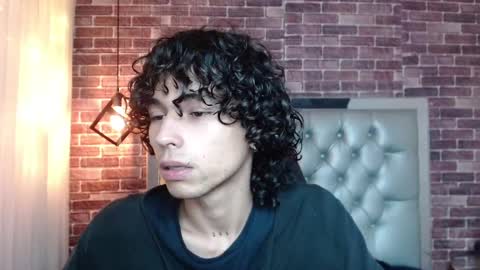 andres_ocasio online show from March 6, 12:52 pm