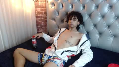 andres_ocasio online show from March 8, 1:03 pm