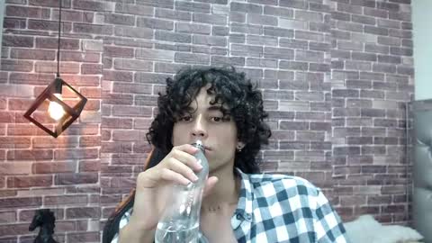 andres_ocasio online show from February 23, 3:40 pm
