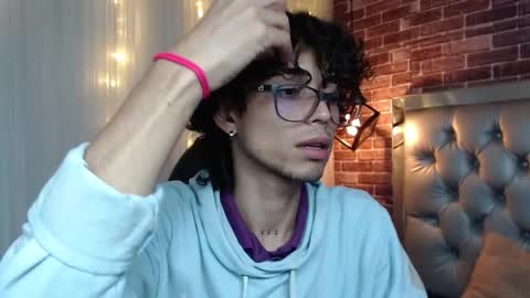 andres_ocasio online show from March 11, 1:56 pm