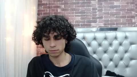 andres_ocasio online show from March 6, 3:56 pm