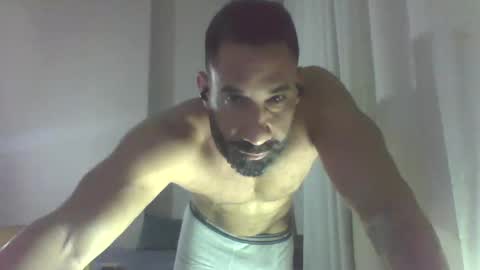 Snapshot of andrevalente99 chatting on March 1, 1:21 am ADONIS online show from March 1, 1:21 am