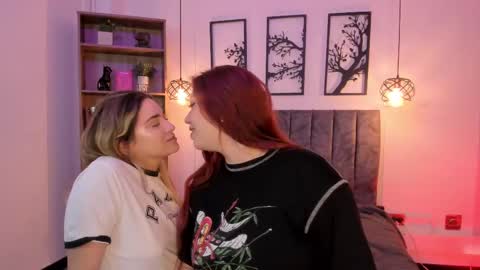 Snapshot of andy_and_emma chatting on February 12, 12:22 pm andy_and_emma online show from February 12, 12:22 pm