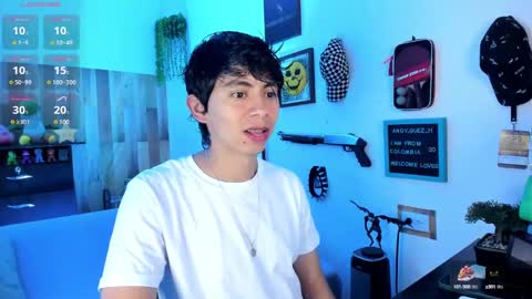 Snapshot of andy_guez_11 chatting on March 10, 11:01 am andy_guez_11 online show from March 10, 11:01 am