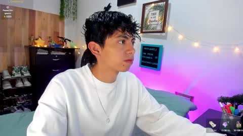 Snapshot of andy_guez_11 chatting on January 14, 9:56 am andy_guez_11 online show from January 14, 9:56 am
