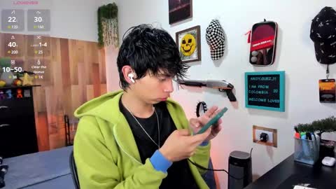Snapshot of andy_guez_11 chatting on March 3, 10:38 am andy_guez_11 online show from March 3, 10:38 am