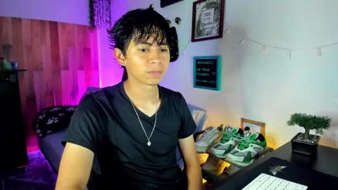 Snapshot of andy_guez_11 chatting on February 3, 10:03 am andy_guez_11 online show from February 3, 10:03 am