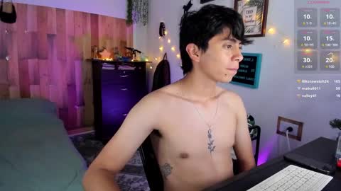 Snapshot of andy_guez_11 chatting on January 18, 1:08 pm andy_guez_11 online show from January 18, 1:08 pm