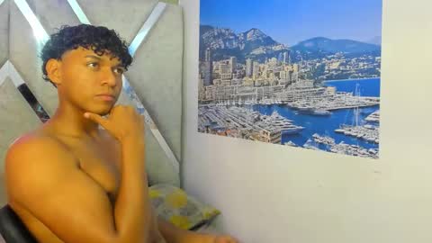 andy_jones7 online show from September 18, 3:32 am