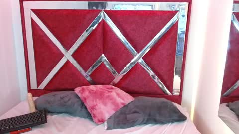 angel_cole_ online show from September 9, 1:33 pm