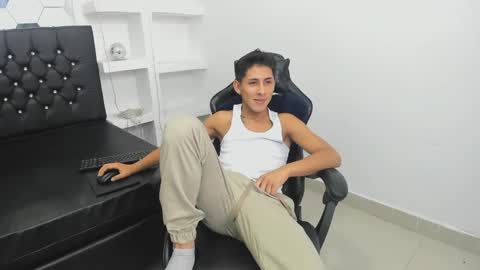 Snapshot of angel_medina19 chatting on March 11, 6:30 pm Angel Medina online show from March 11, 6:30 pm