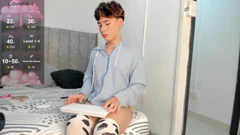 Snapshot of angel_villarreal chatting on March 2, 3:02 am Angel online show from March 2, 3:02 am