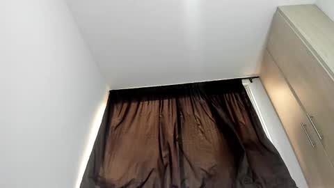 Snapshot of angela_lia_ chatting on February 11, 5:50 pm Angela online show from February 11, 5:50 pm