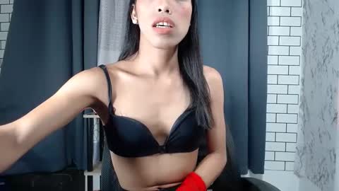 SENORITA online show from March 9, 5:06 pm