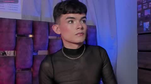 Snapshot of angelocute_ chatting on February 9, 6:11 am Angelo I work from home this is my room online show from February 9, 6:11 am