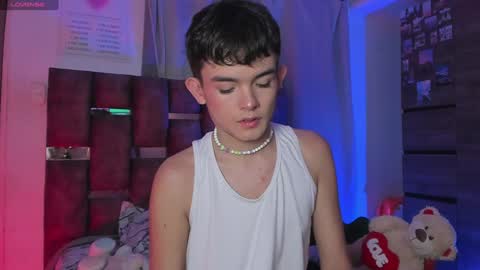 Snapshot of angelocute_ chatting on January 17, 9:06 am Angelo I work from home this is my room online show from January 17, 9:06 am