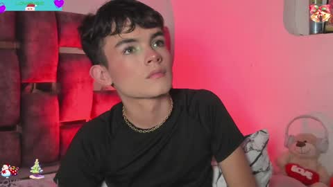 Snapshot of angelocute_ chatting on December 14, 7:51 am Angelo I work from home this is my room online show from December 14, 7:51 am