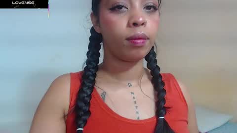 Snapshot of angielee01 chatting on February 25, 11:21 am Angie y Andres online show from February 25, 11:21 am